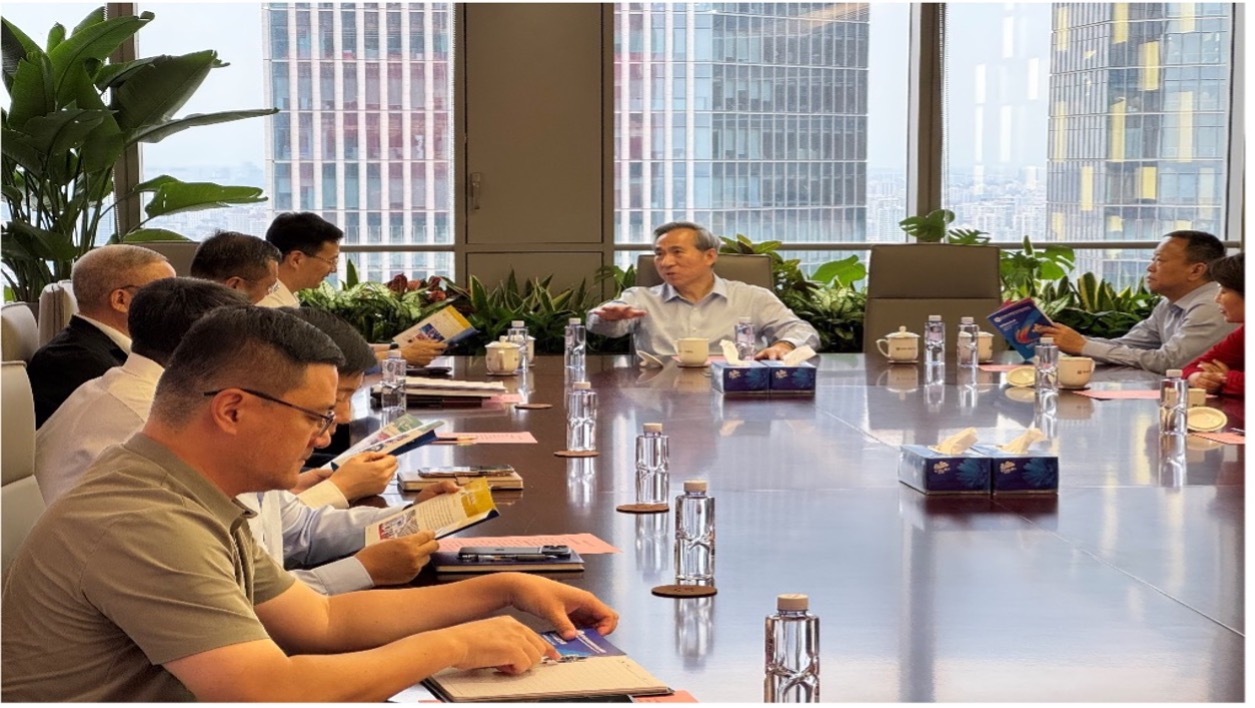 中國國際貿易促進委員會任鴻斌會長一行到訪中礦資源集團